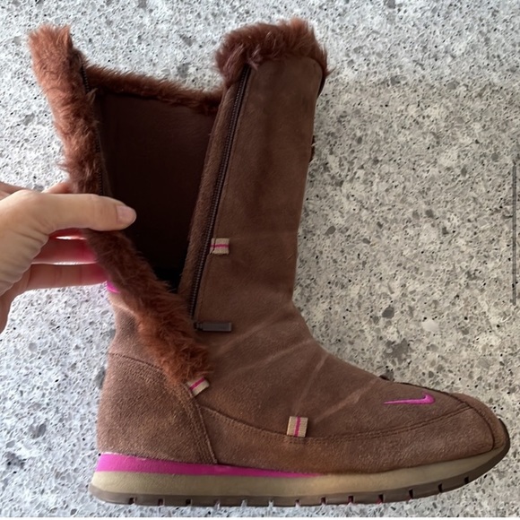 🌿 Vintage Nike Brown and Pink Boots - Picture 5 of 8